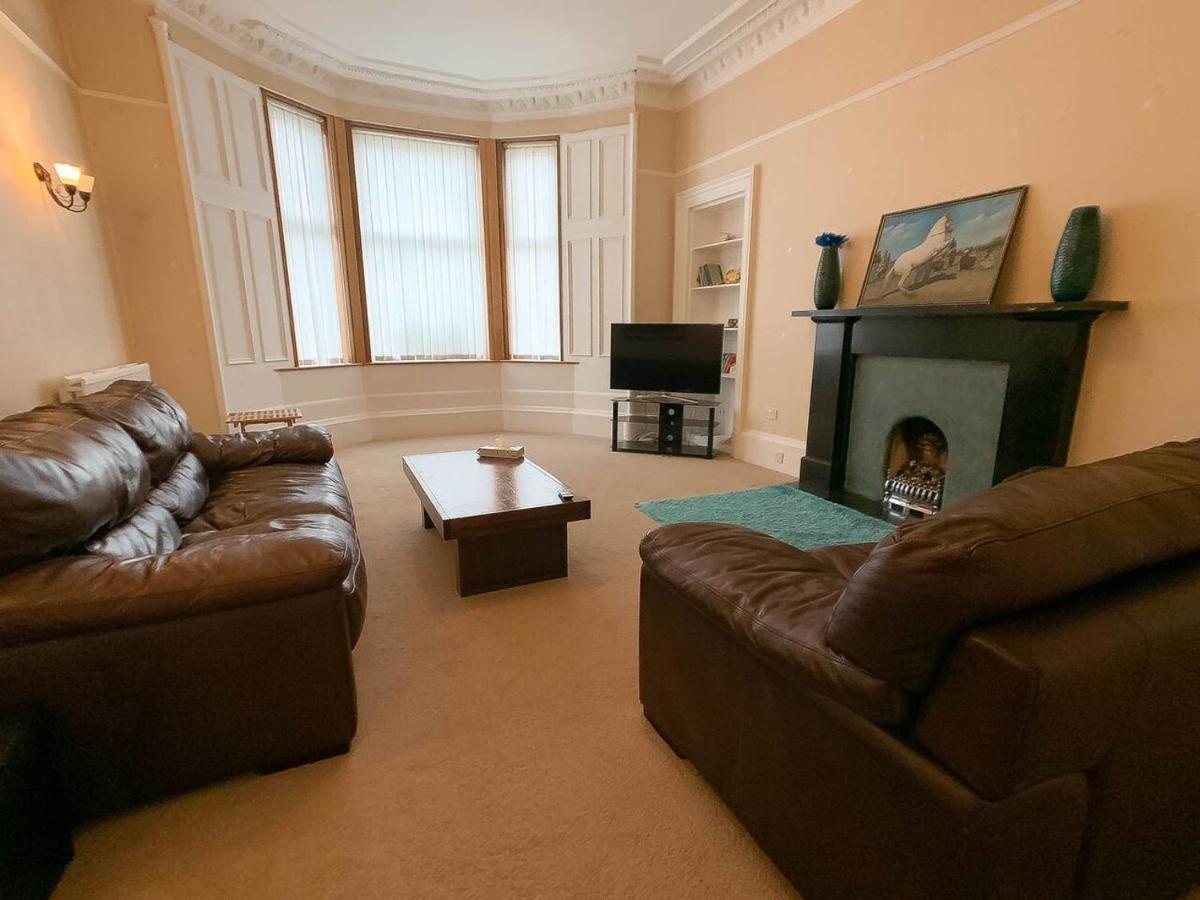 Large Glasgow South Family Home - Free Parking Esterno foto