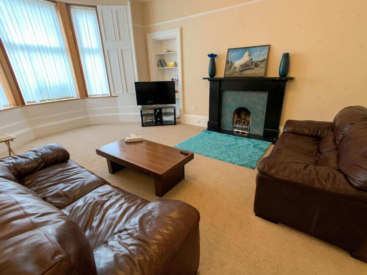 Large Glasgow South Family Home - Free Parking Esterno foto