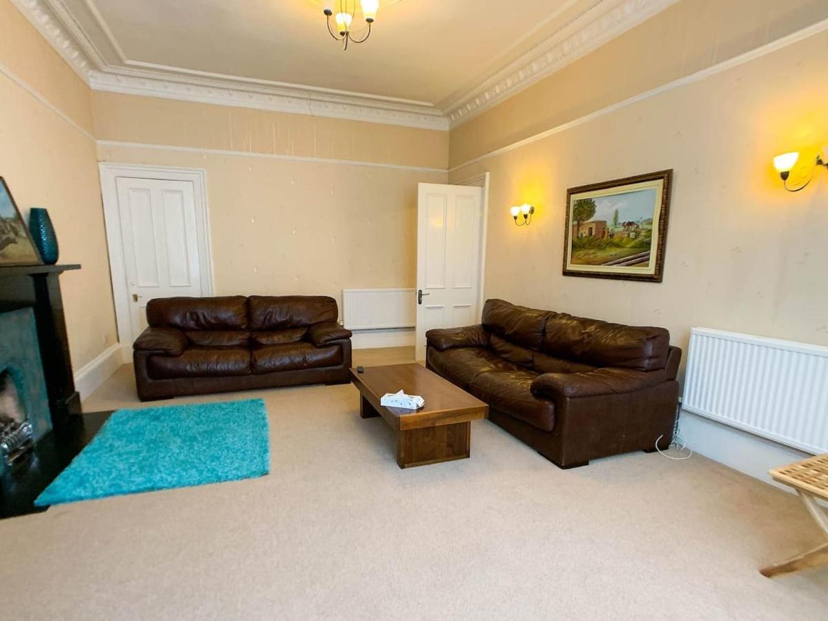 Large Glasgow South Family Home - Free Parking Esterno foto