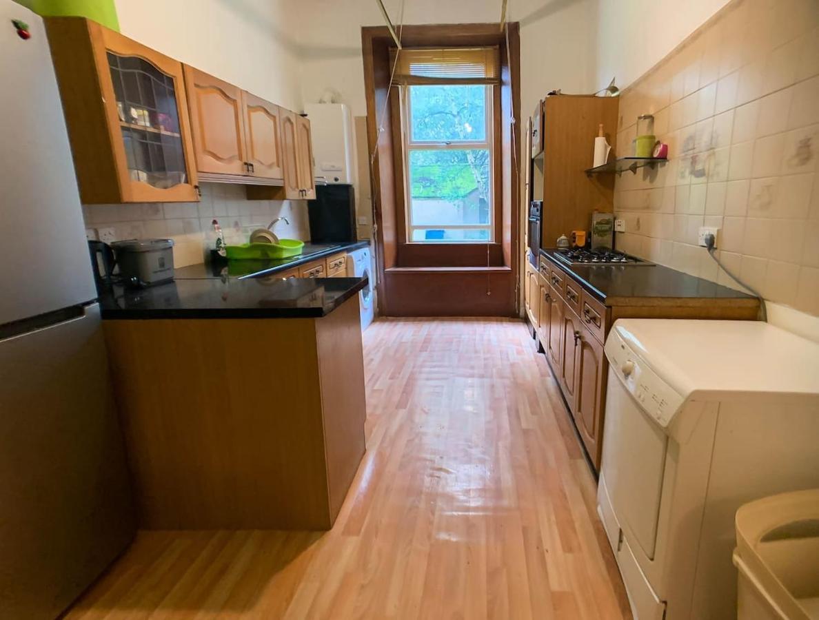 Large Glasgow South Family Home - Free Parking Esterno foto