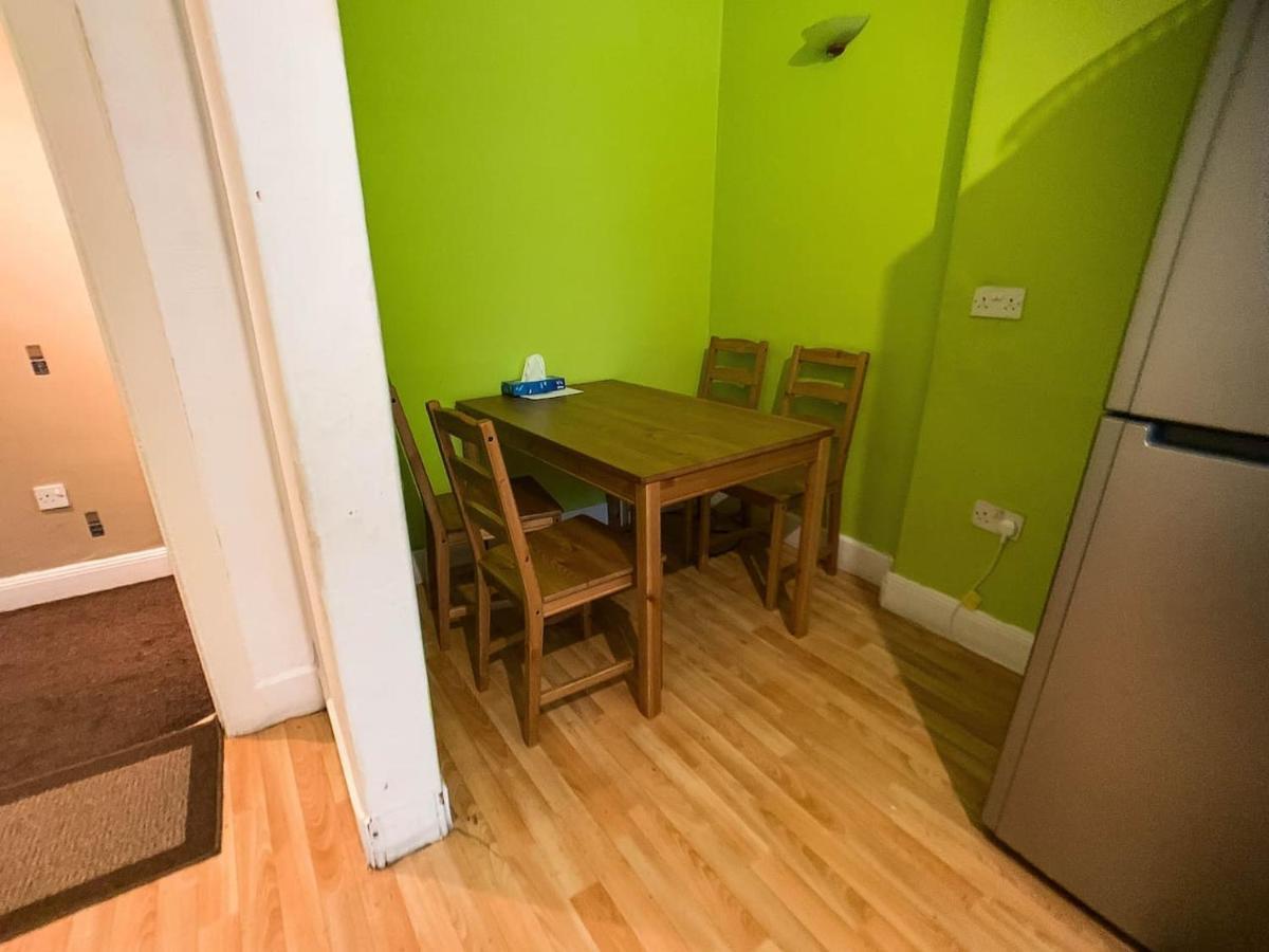 Large Glasgow South Family Home - Free Parking Esterno foto